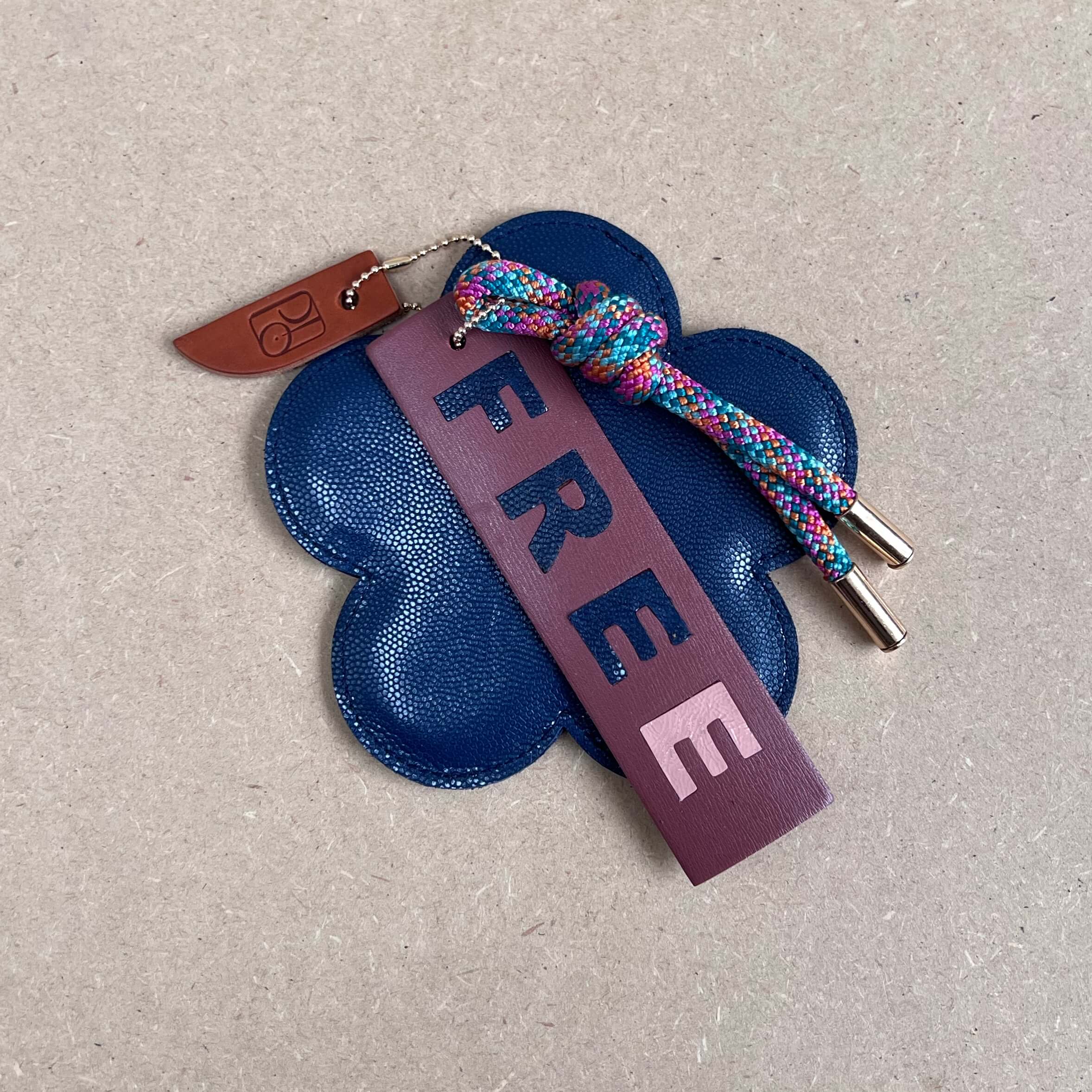 LaPo!Po! bleu marine, bijou de sac tout cuir , tout français